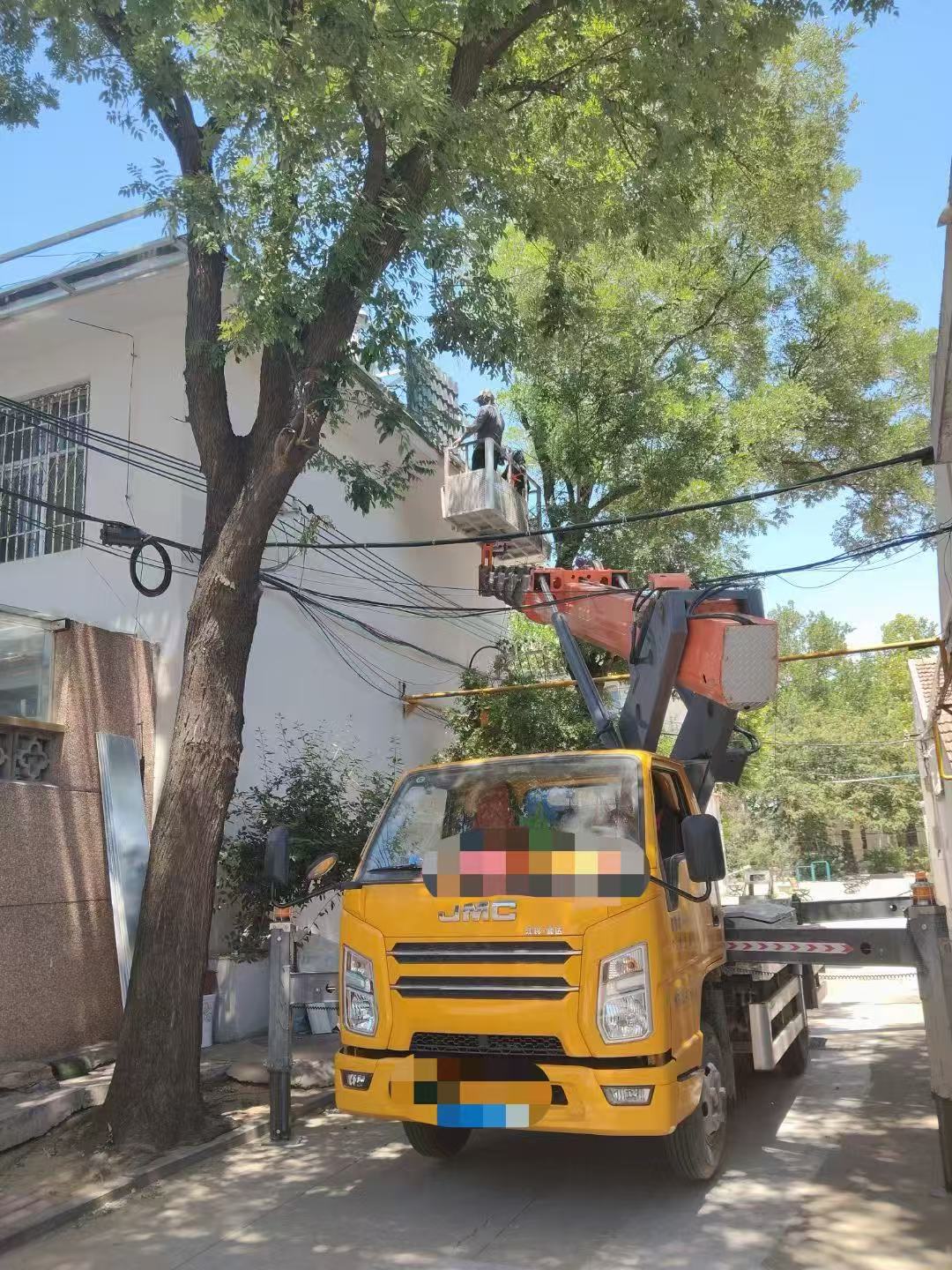 新泰市高空作业车能吊装重物吗？最大承载多少公斤？
