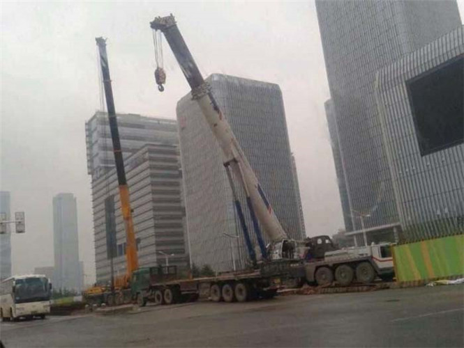 新泰市“自动找平”—— 吊车的 “平地神器” 技术